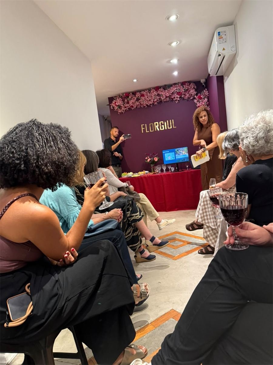 Encontro com clientes no ateliê Florgiul