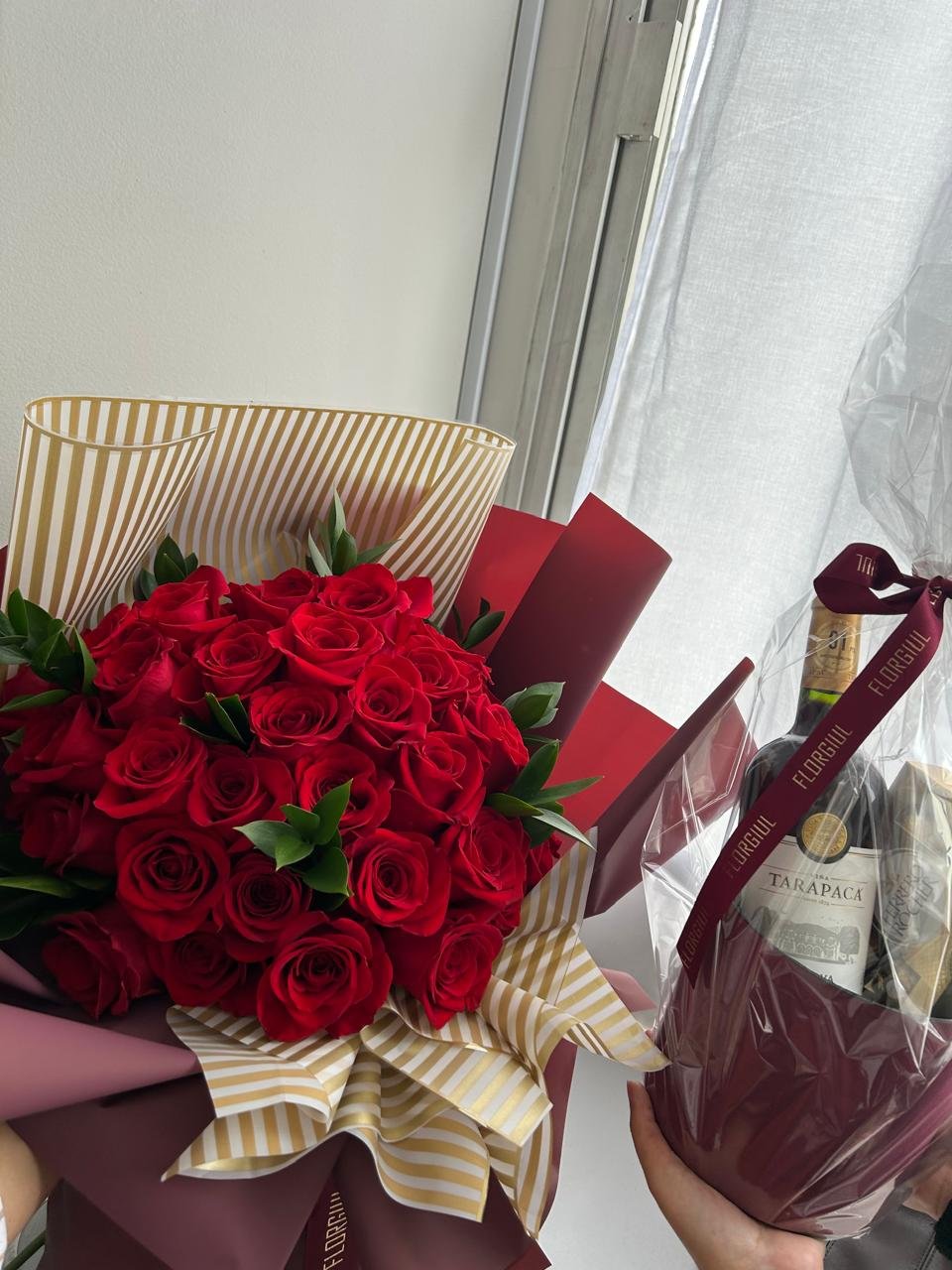 Buquê Lindo com 50 Rosas Colombianas Vermelhas Colombianas — foto 2