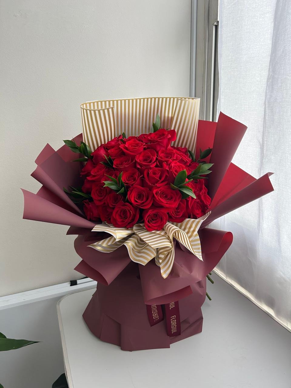 Buquê Lindo com 50 Rosas Colombianas Vermelhas Colombianas — foto 3